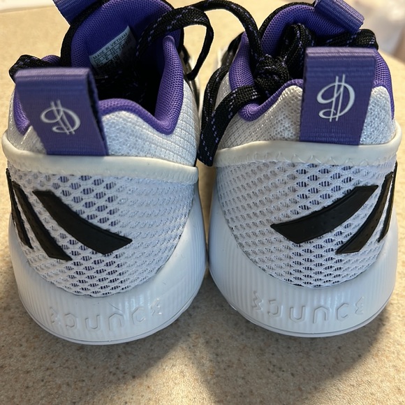 Adidas Dame shoes - Picture 3 of 4